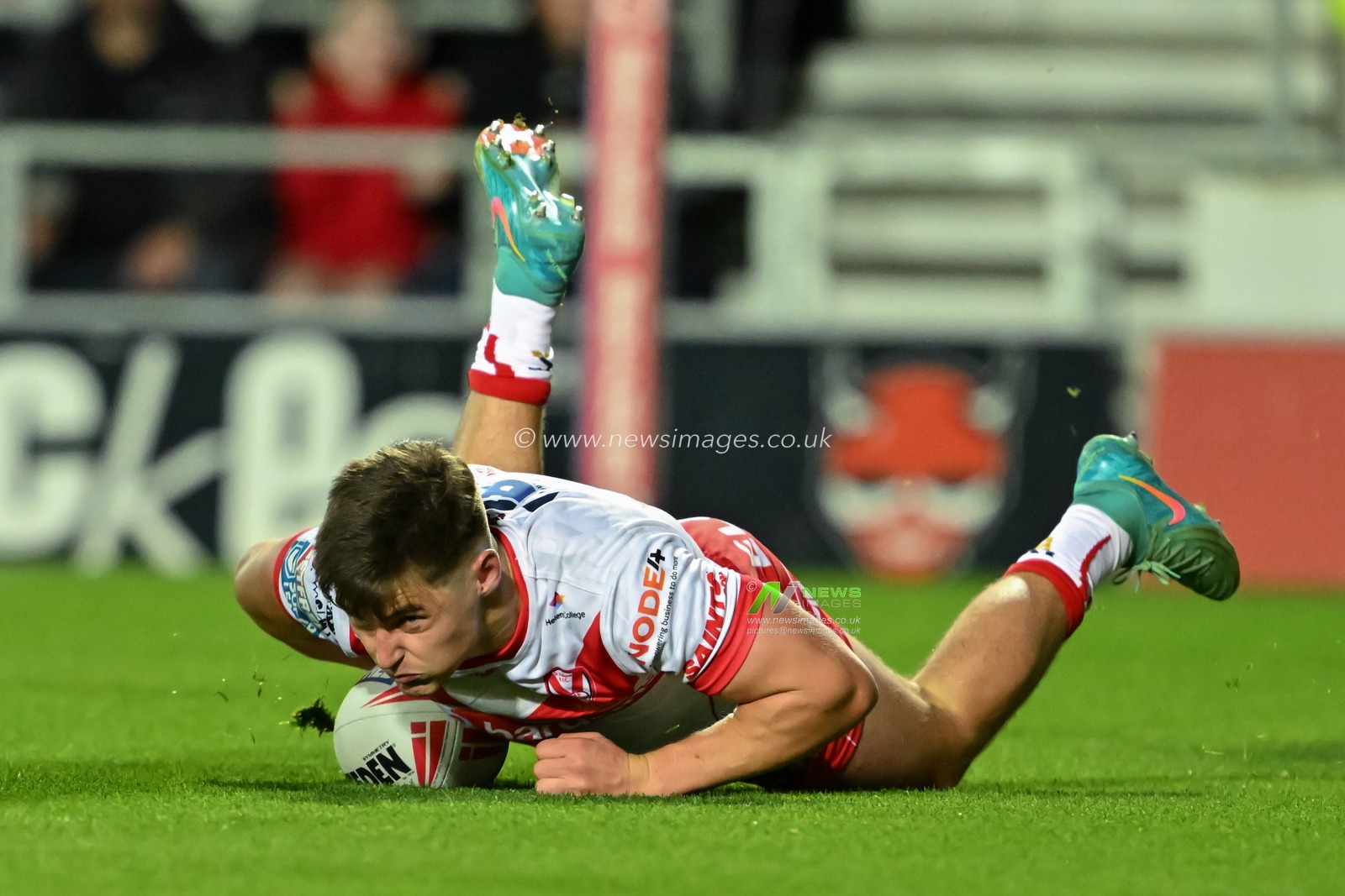 Jon Bennison of St. Helens goes over for a try to make it 10-0 St Helens during the Betfred Super League Round 26 match St Helens vs Castleford Tigers at Totally Wicked Stadium, St Helens, United Kingdom, 13th September 2024

(Photo by Cody Froggatt/News Images)