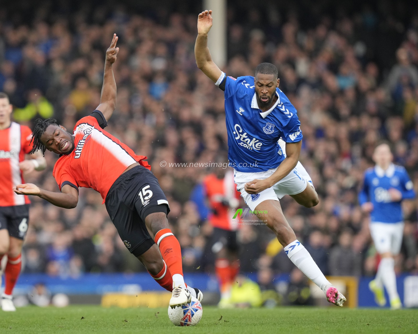 Beto of Everton fouls Teden Mengi of Luton Town during the Emirates FA Cup Fourth Round match Everton vs Luton Town at Goodison Park, Liverpool, United Kingdom, 27th January 2024

(Photo by Steve Flynn/News Images)