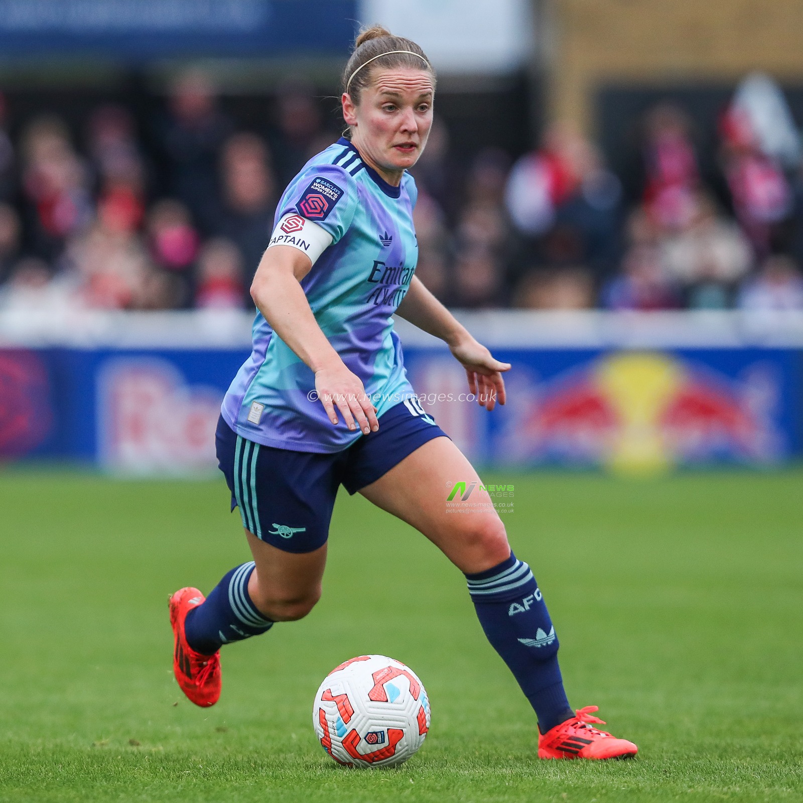 Kim Little of Arsenal runs with the ball during the Barclays Women's Super League match West Ham United Women vs Arsenal Women at Chigwell Construction Stadium, Dagenham, United Kingdom, 20th October 2024

(Photo by Izzy Poles/News Images)