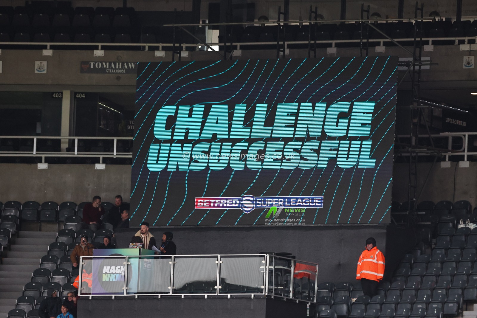 Captains Challenge unsuccessful during the Betfred Magic Weekend 2025 match Huddersfield Giants vs Hull FC at St. James's Park, Newcastle, United Kingdom, 4th May 2025

(Photo by Mark Cosgrove/News Images)