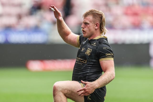 Brad Fash of Hull FC during pre-game warm up during the Betfred Super League Round 19 match Wigan Warriors vs Hull FC at The Brick Community Stadium, Wigan, United Kingdom, 19th July 2025

(Photo by Alfie Cosgrove/News Images)
