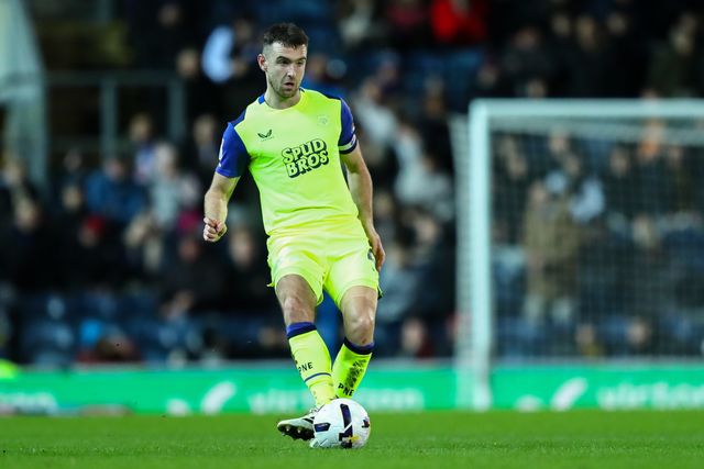 Ben Whiteman of Preston North End passes the ball forward during the Sky Bet Championship match Blackburn Rovers vs Preston North End at Ewood Park, Blackburn, United Kingdom on 20 February 2026

(Photo by Jorge Horsted/News Images)