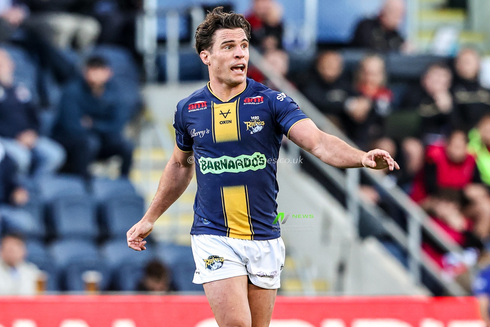 Brodie Croft of Leeds Rhinos gives team mates instructions during the Betfred Super League round 13 match Leeds Rhinos vs St Helens at AMT Headingley Stadium, Leeds, United Kingdom on 04 June 2026

(Photo by Alfie Cosgrove/News Images)