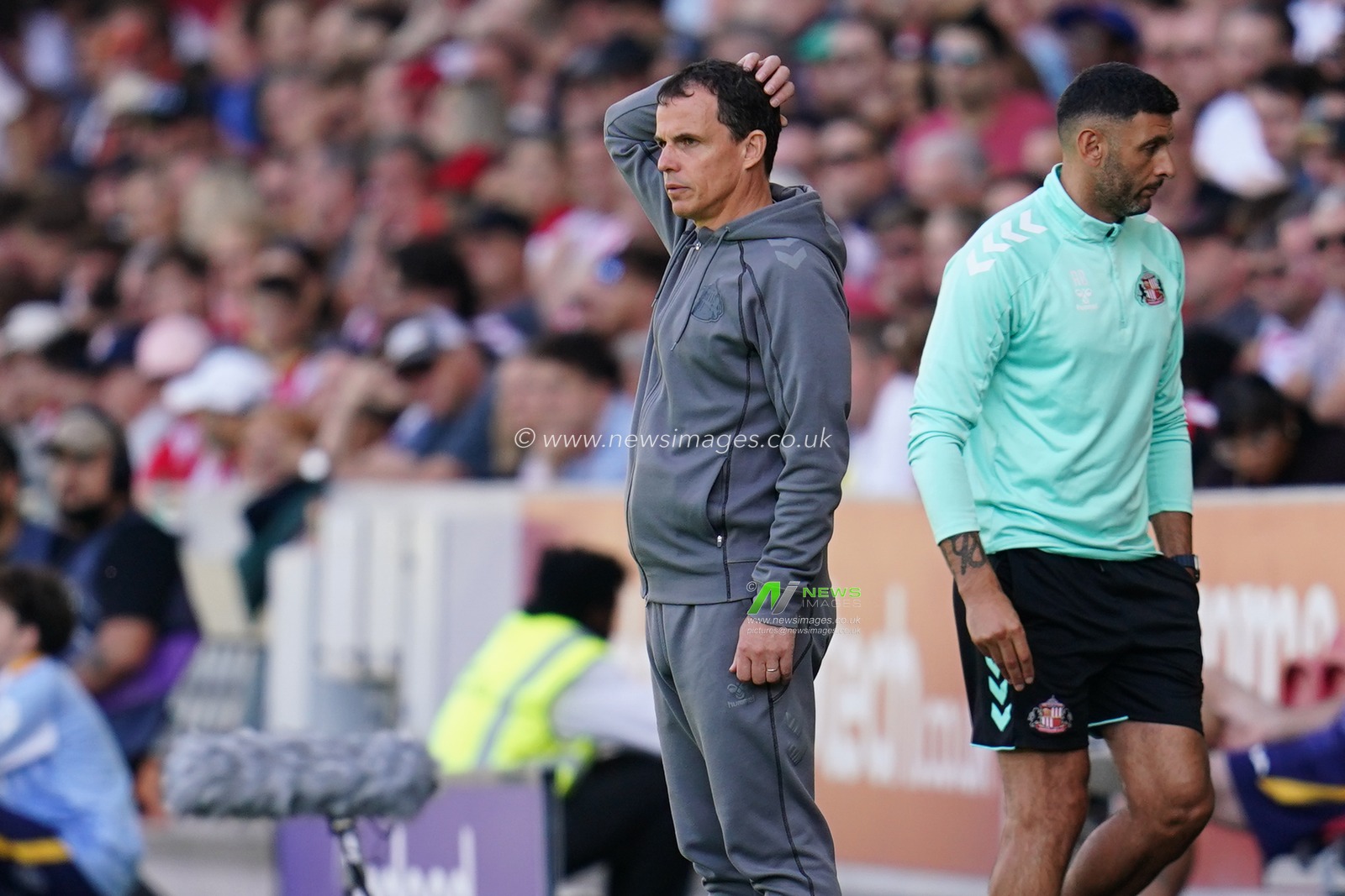 Regis Le Bris manager of Sunderland during the Premier League match Brentford vs Sunderland at GTECH Community Stadium, London, United Kingdom on 05 September 2026

(Photo by Harvey Murphy/News Images)