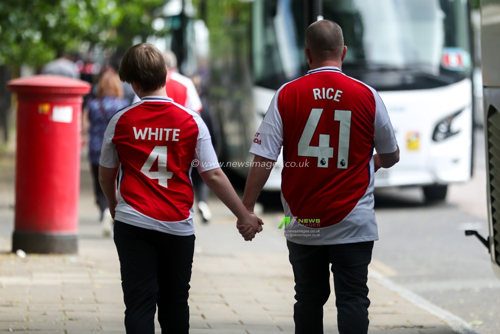 Fans arrives at Emirates Stadium prior to the Premier League match Arsenal vs Bournemouth at Emirates Stadium, London, United Kingdom, 3rd May 2025

(Photo by Izzy Poles/News Images)