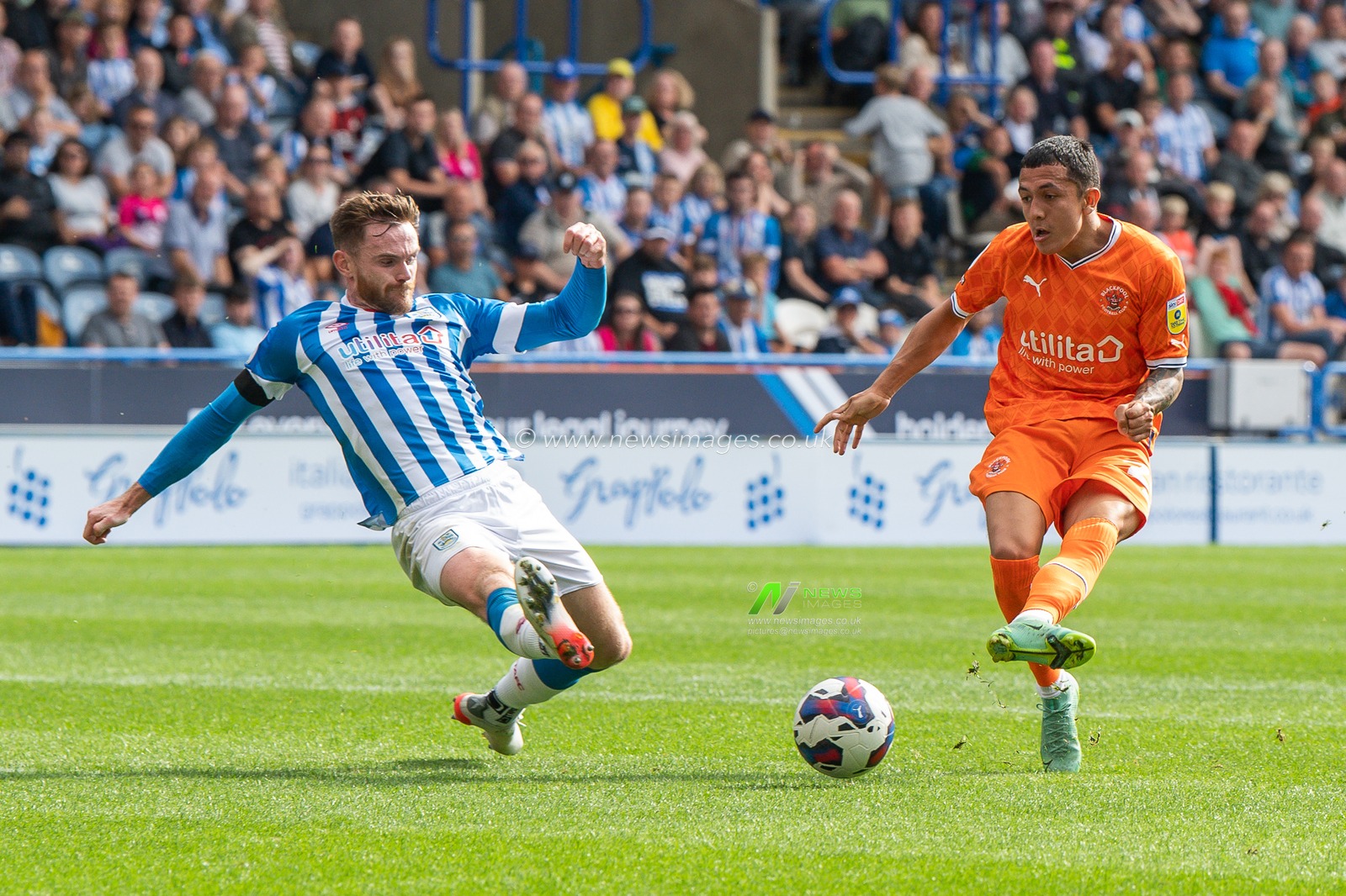 Ian Poveda #26 of Blackpool shoots on goal during the Sky Bet Championship match Huddersfield Town vs Blackpool at John Smith's Stadium, Huddersfield, United Kingdom, 4th September 2022

(Photo by Craig Thomas/News Images)