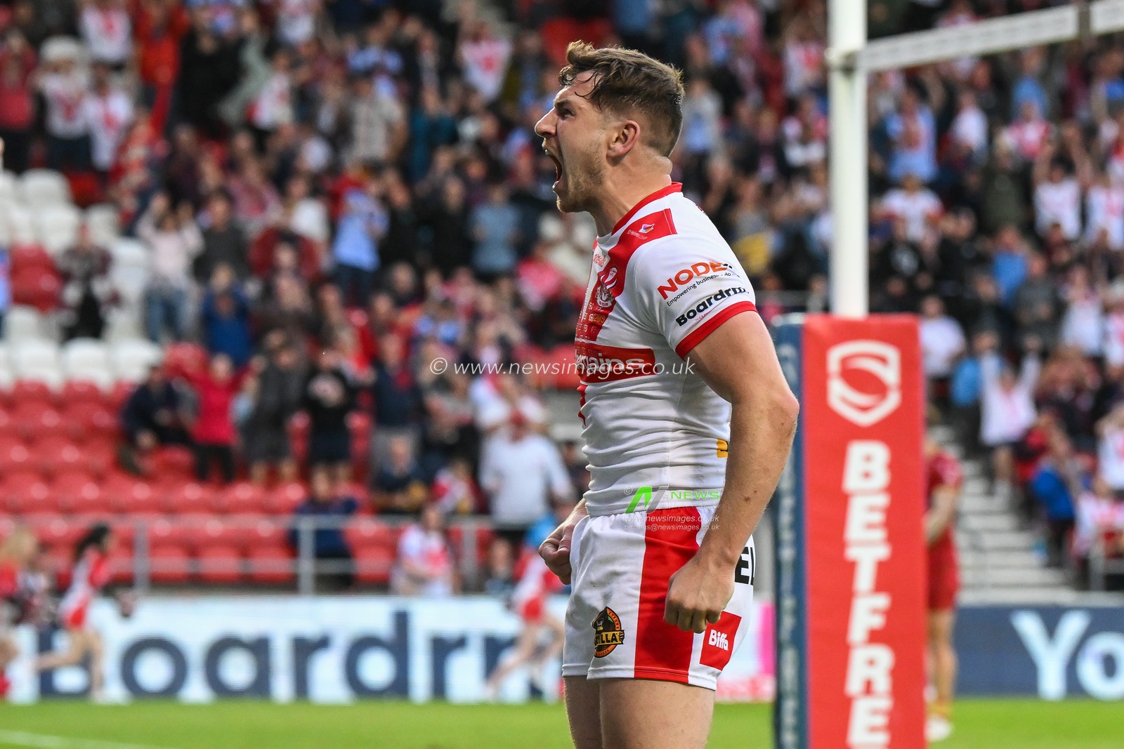 Mark Percival #4 of St Helens celebrates his tryduring the Betfred Super League Round 19 match St Helens vs Catalans Dragons at Totally Wicked Stadium, St Helens, United Kingdom, 13th July 2023

(Photo by Craig Thomas/News Images)