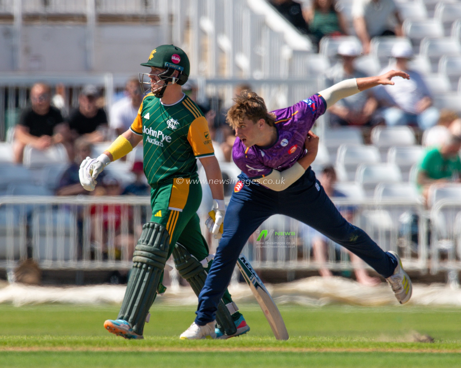 Noah THAIN of Essex CCC bowling during the Royal London One-day Cup match Nottinghamshire vs Essex at Trent Bridge, Nottingham, United Kingdom, 11th August 2024

(Photo by Mark Dunn/News Images)