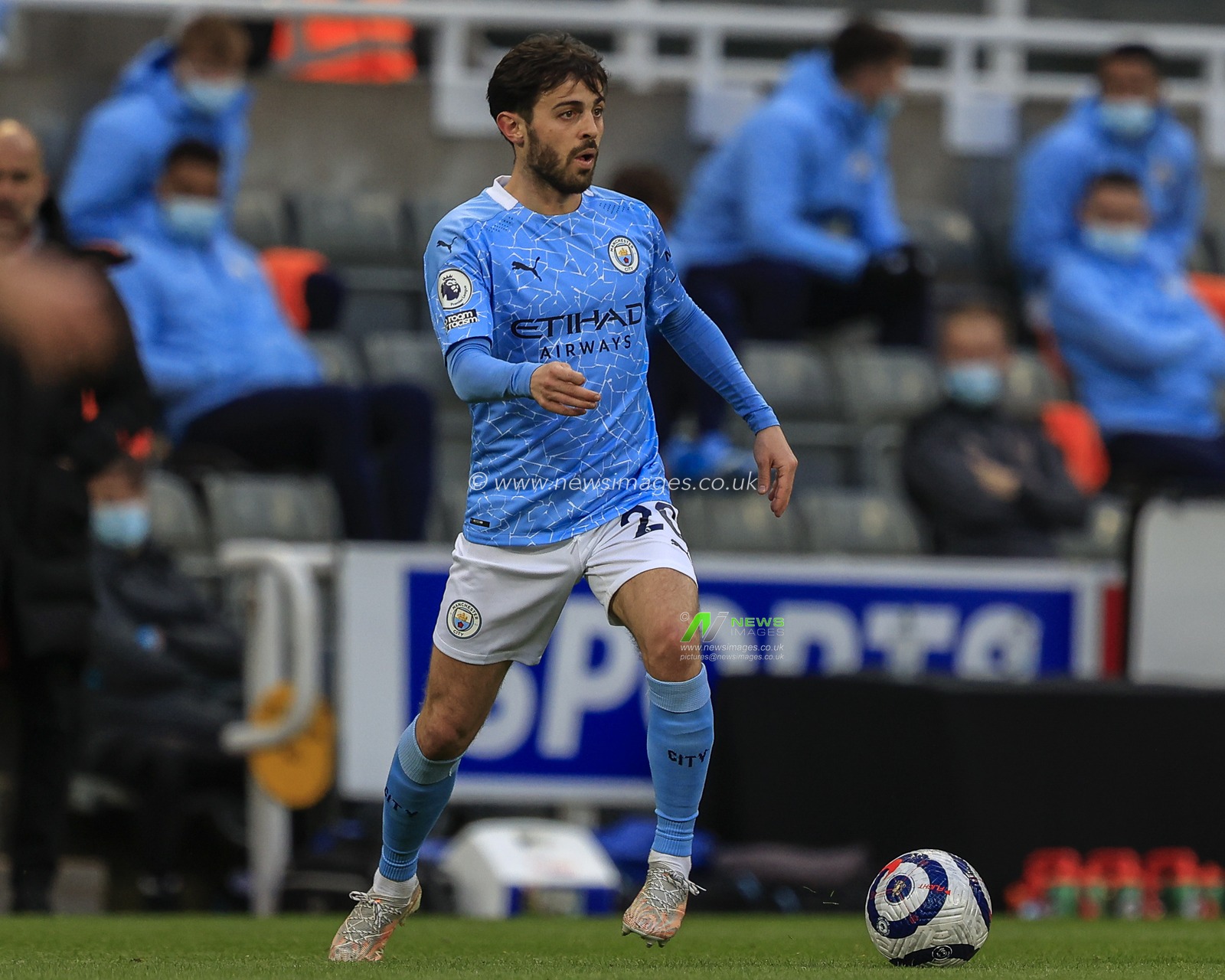 Bernardo Silva #20 of Manchester City in possession of the ball