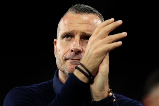 Nicky Hayen manager of Burnley claps fans after 1-1 draw during the Sky Bet Championship match Burnley vs Middlesbrough at Turf Moor, Burnley, United Kingdom on 02 September 2026

(Photo by Jorge Horsted/News Images)
