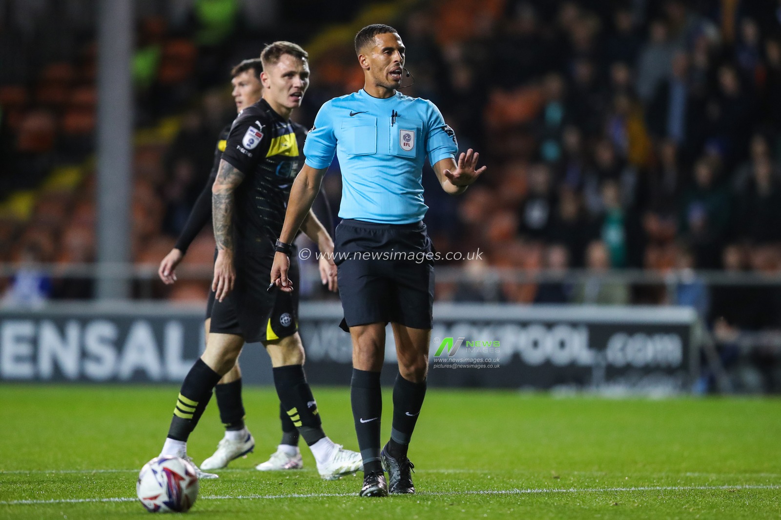 Referee Farai Hallam during the Sky Bet League 1 match Blackpool vs Wigan Athletic at Bloomfield Road, Blackpool, United Kingdom, 28th October 2024

(Photo by Gareth Evans/News Images)