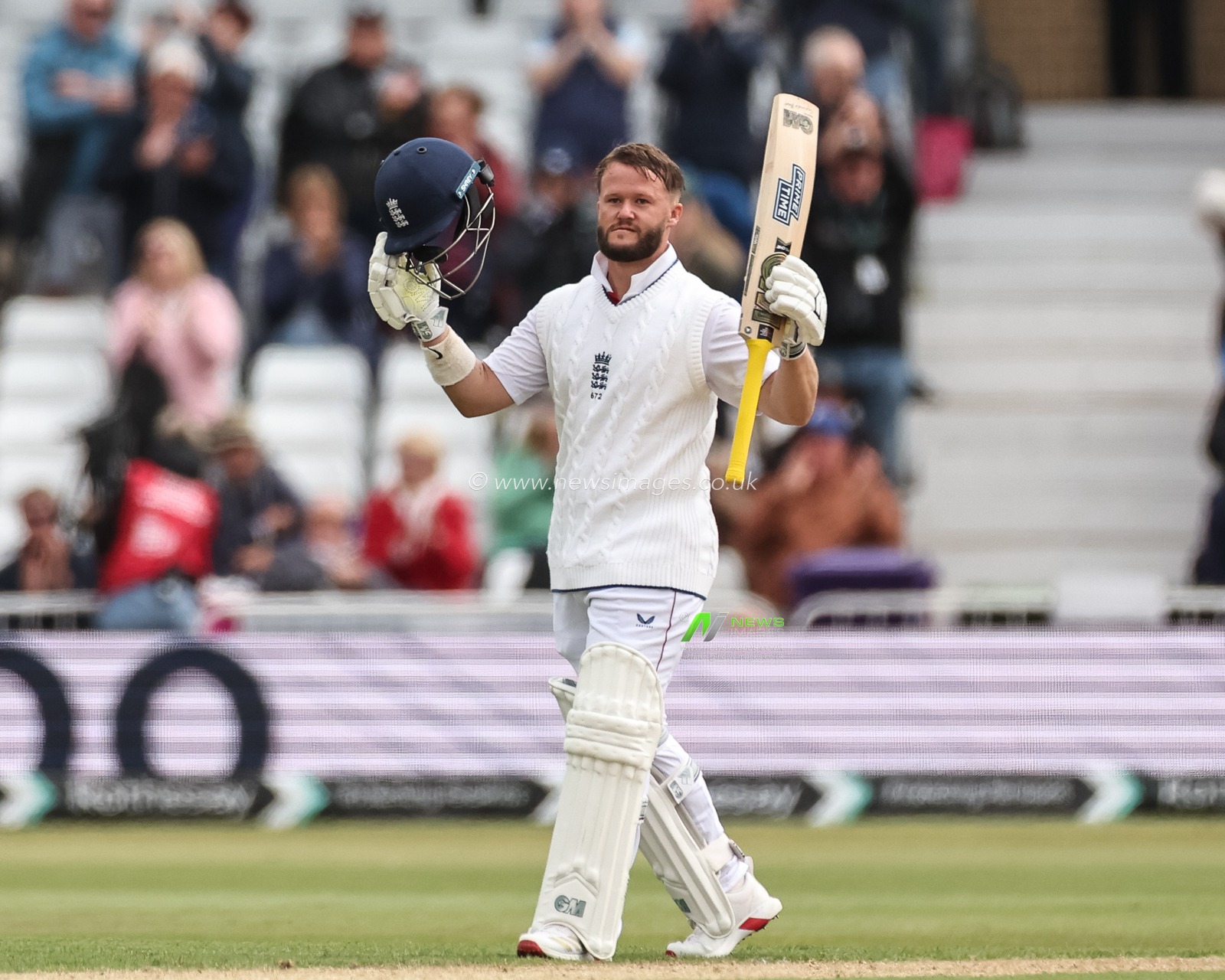 Ben Duckett of England celebrates a century (100 runs)during the Rothesay Test Match Day 1 England vs Zimbabwe at Trent Bridge, Nottingham, United Kingdom, 22nd May 2025

(Photo by Mark Cosgrove/News Images)
