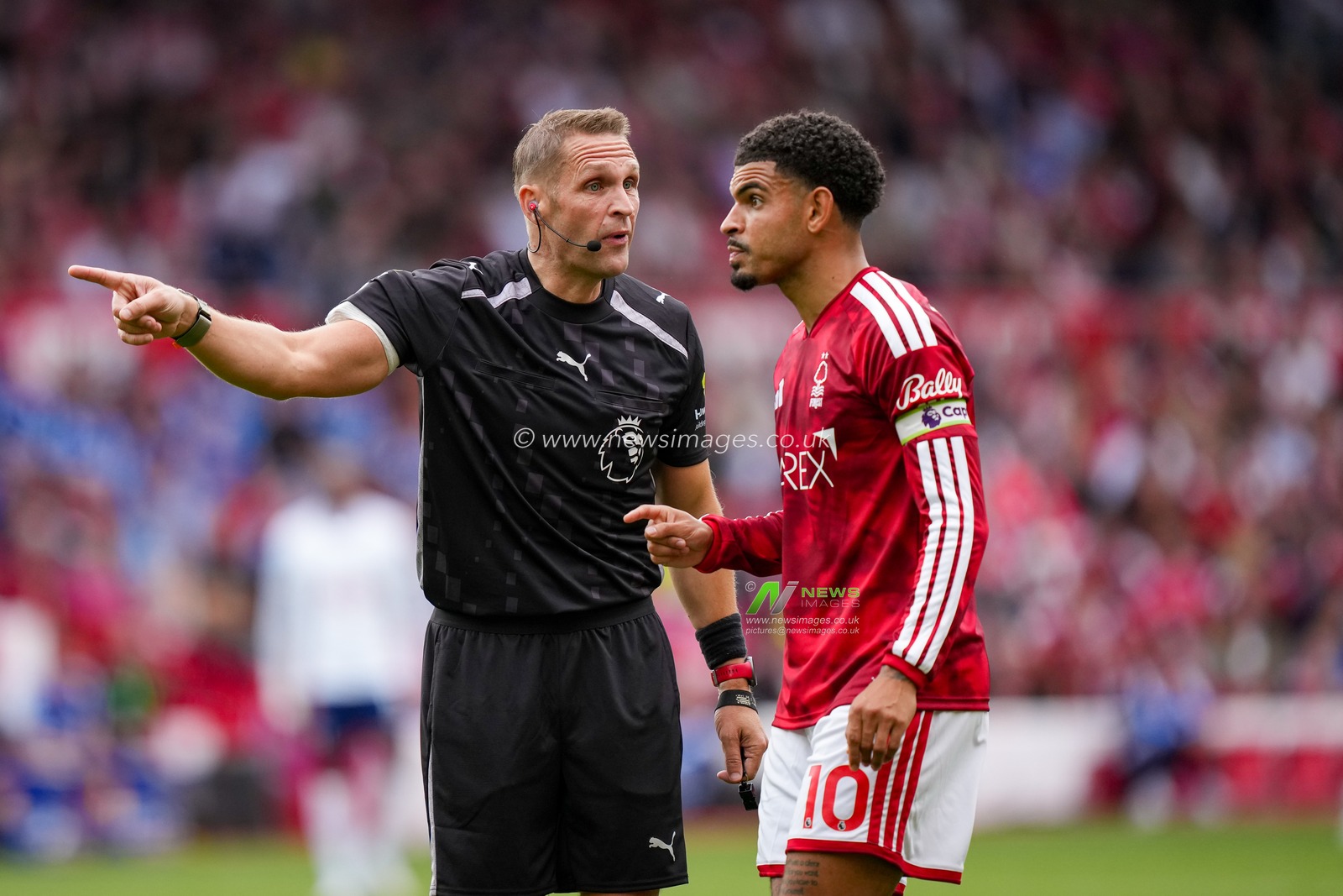 Referee Craig Pawson speaks with Morgan Gibbs-White of Nottingham Forest   during the Premier League match Nottingham Forest vs Tottenham Hotspur at City Ground, Nottingham, United Kingdom on 05 September 2026

(Photo by Maynard Manyowa/News Images)
