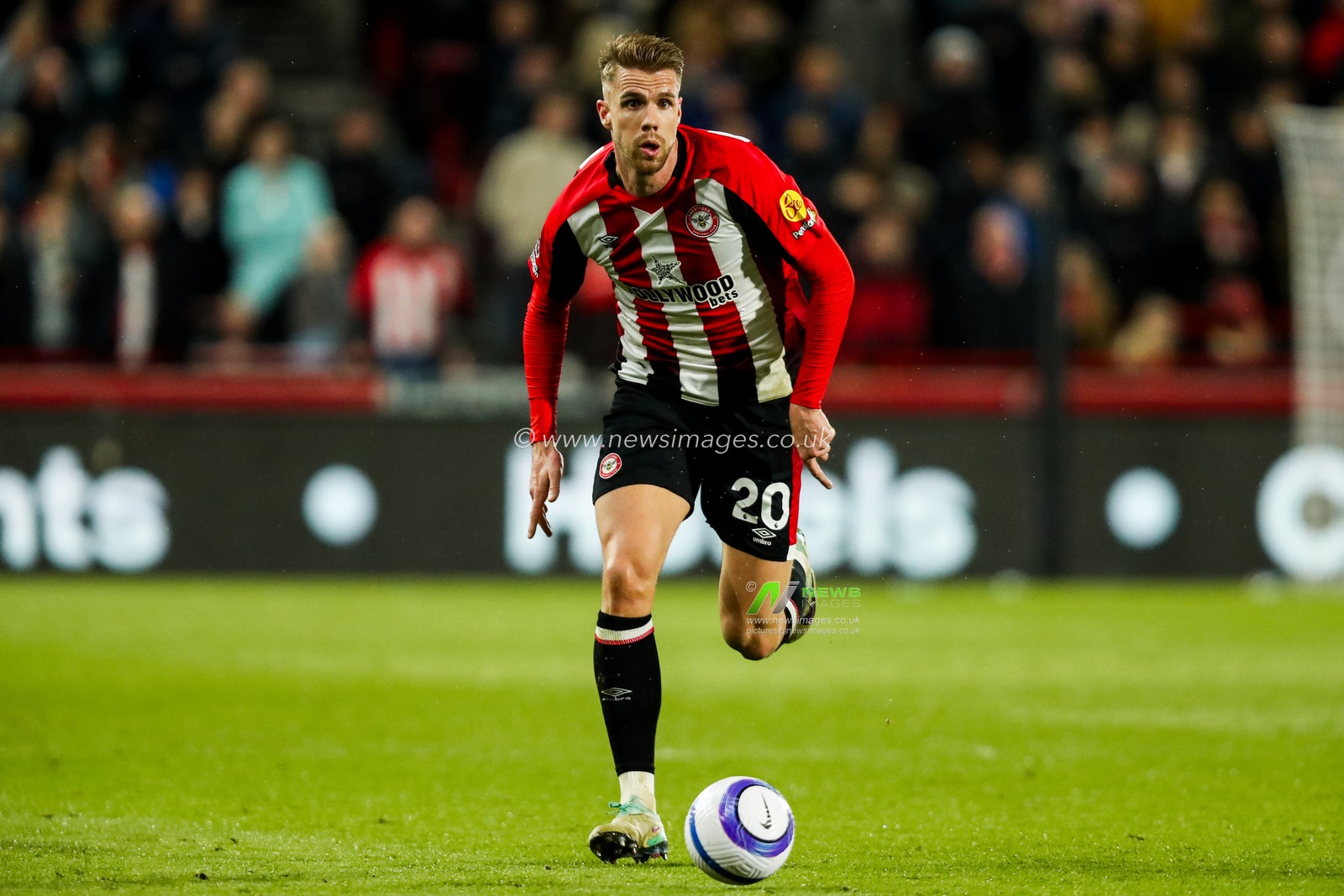 Kristoffer Ajer of Brentford breaks with the ball during the Premier League match Brentford vs Everton at The Gtech Community Stadium, London, United Kingdom, 26th February 2025

(Photo by Izzy Poles/News Images)