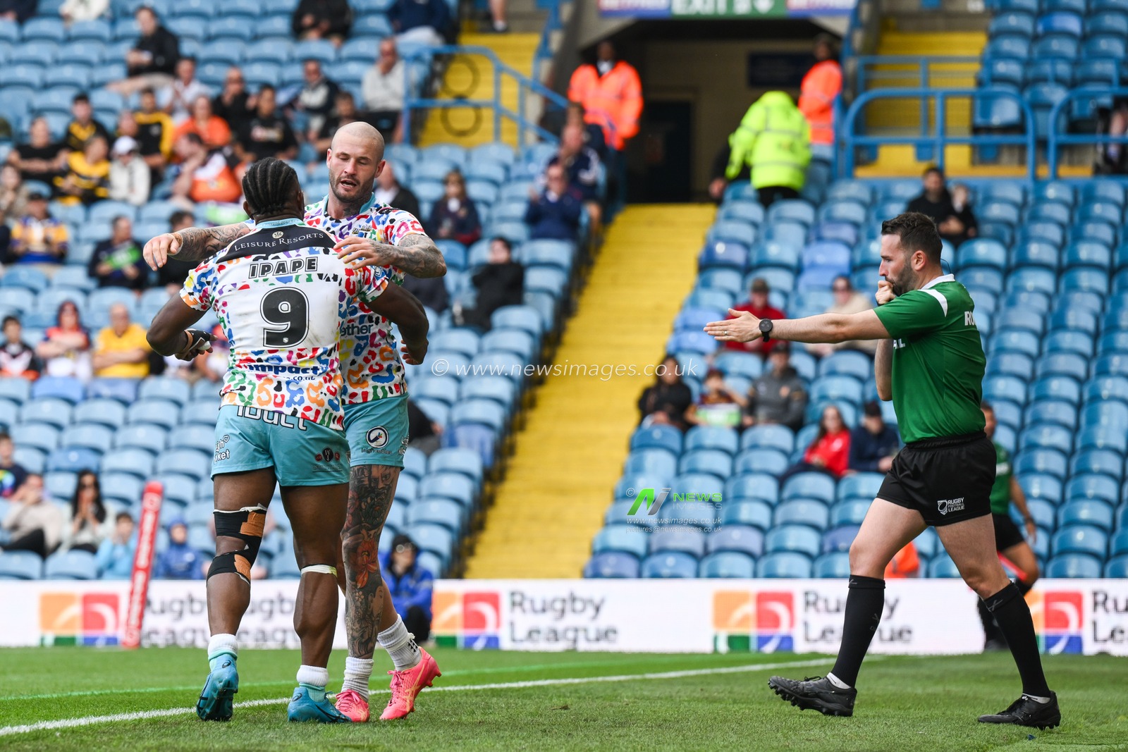 Zak Hardaker of Leigh Leopards celebrates his try during the Magic Weekend match Leigh Leopards vs Salford Red Devils at Elland Road, Leeds, United Kingdom, 18th August 2024

(Photo by Craig Thomas/News Images)