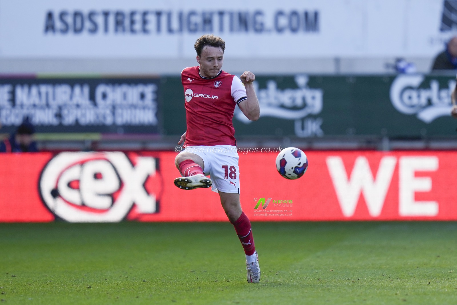 Grant Hall #20 of Rotherham United during the Sky Bet Championship match Rotherham United vs Huddersfield Town at AESSEAL New York Stadium, Rotherham, United Kingdom, 15th October 2022

(Photo by Steve Flynn/News Images)