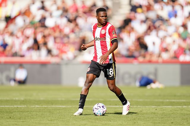 Mamadou Sangaré of Brentford with the ball during the Premier League match Brentford vs Sunderland at GTECH Community Stadium, London, United Kingdom on 05 September 2026

(Photo by Harvey Murphy/News Images)