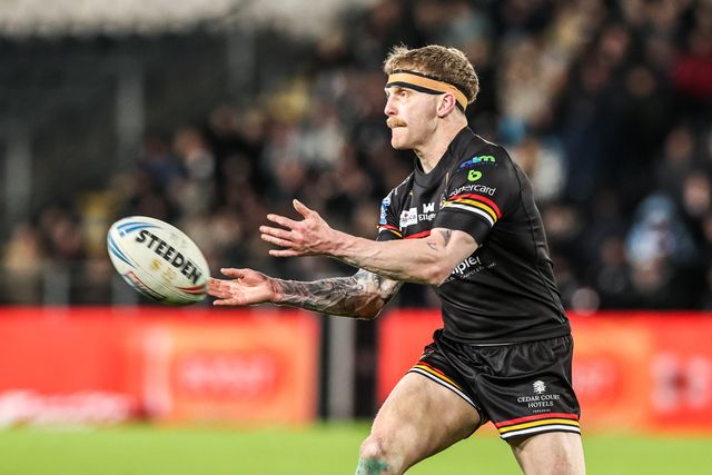 Joe Keyes of Bradford Bulls passes the ball during the Betfred Super League round 1 match Hull FC vs Bradford Bulls at MKM Stadium, Hull, United Kingdom on 14 February 2026

(Photo by Alfie Cosgrove/News Images)