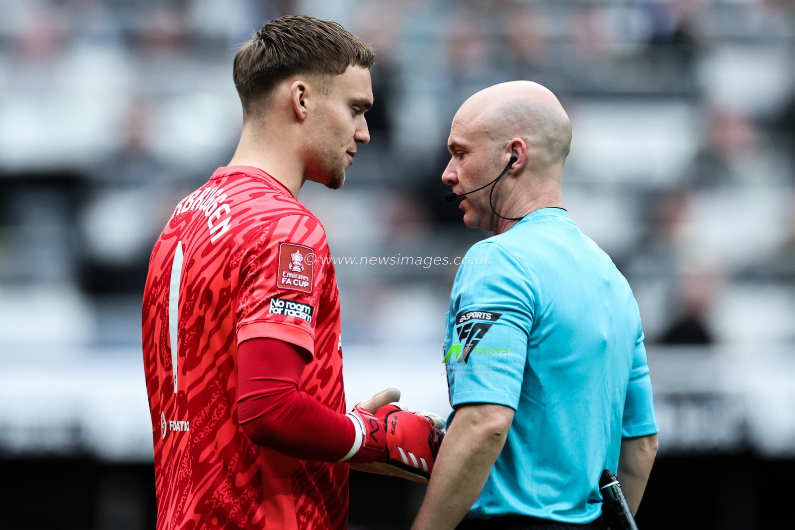 Bart Verbruggen of Brighton & Hove Albion talks to referee Anthony Taylor during the Emirates FA Cup 5th Round Newcastle United vs Brighton and Hove Albion at St. James's Park, Newcastle, United Kingdom, 2nd March 2025

(Photo by Mark Cosgrove/News Images)