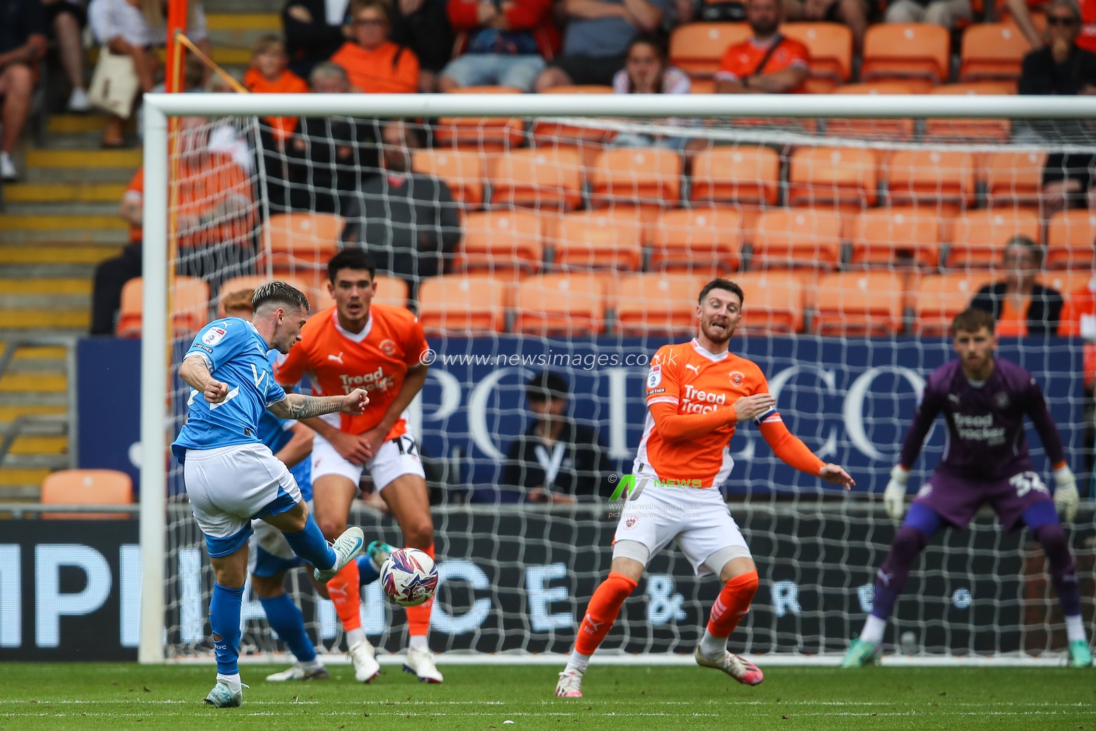Louie Barry of Stockport County scores a goal to make it 0-1 during the Sky Bet League 1 match Blackpool vs Stockport County at Bloomfield Road, Blackpool, United Kingdom, 17th August 2024

(Photo by Gareth Evans/News Images)