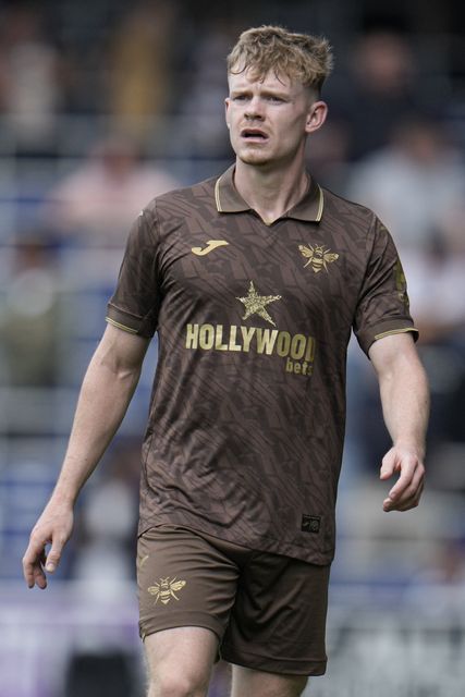 Keane Lewis-Potter of Brentford during the Pre-season friendly match Queens Park Rangers vs Brentford at Kiyan Prince Foundation Stadium, London, United Kingdom, 2nd August 2025

(Photo by Harvey Murphy/News Images)