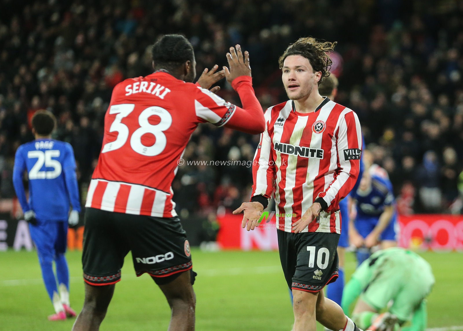 Callum O'Hare of Sheffield United celebrates his goal to make it 3-0 during the Sky Bet Championship match Sheffield United vs Leicester City at Bramall Lane, Sheffield, United Kingdom, 1st January 2026

(Photo by Richard Bierton/News Images)

*** GER AUT SUI OUT ***