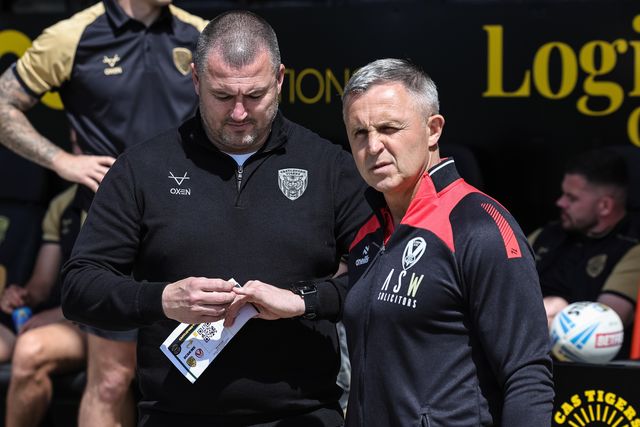 Chris Chester Director of Rugby for Castleford Tigers speaks with Paul Rowley head coach of St Helens R.F.C. during the Betfred Super League round 12 match Castleford Tigers vs St Helens at OneBore Stadium, Castleford, Untied Kingdom on 23 May 2026

(Photo by Mark Cosgrove/News Images)