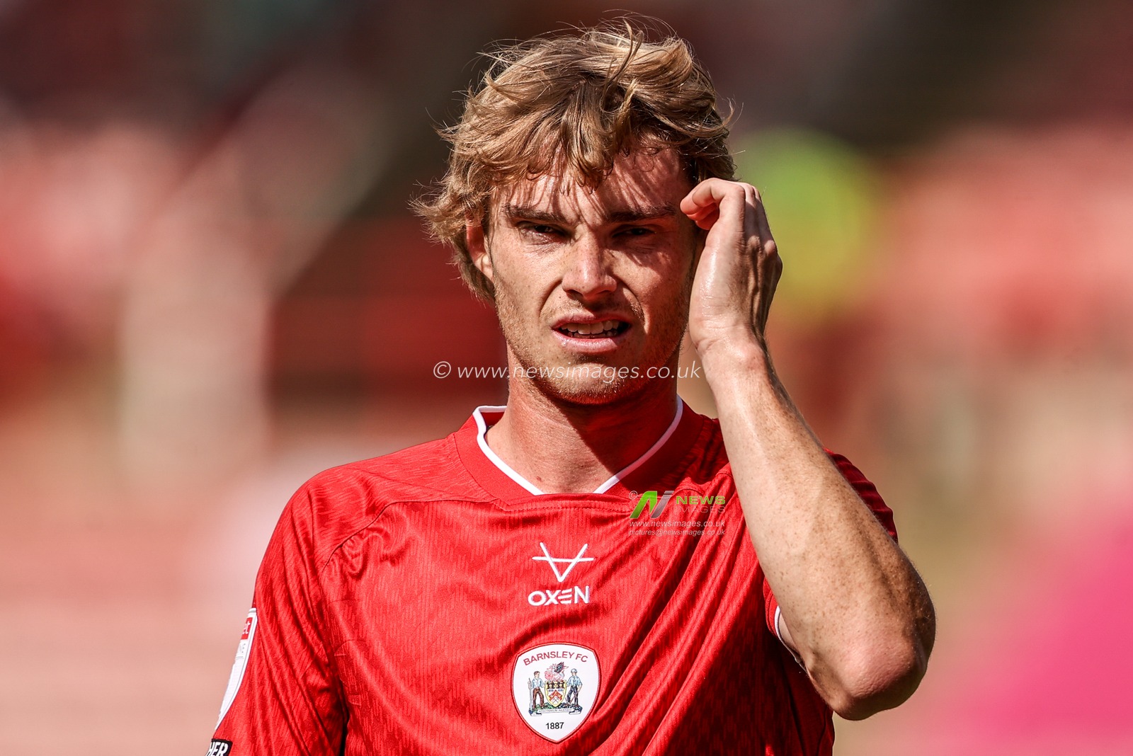 Luca Connell of Barnsley during the Sky Bet League One match Barnsley vs Bromley at Oakwell, Barnsley, United Kingdom on 15 August 2026

(Photo by Alfie Cosgrove/News Images)