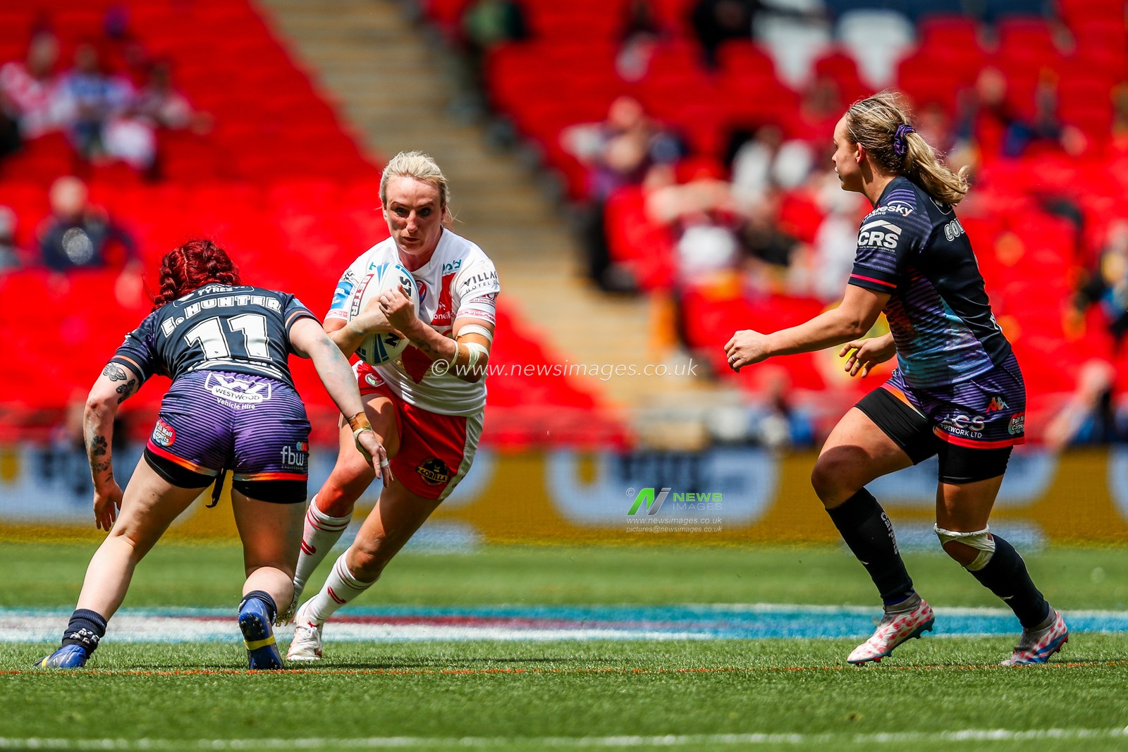 Jodie Cunningham of St Helens runs with the ball during the Betfred Women's Challenge Cup Final St Helens vs Wigan Warriors at Wembley Stadium, London, United Kingdom, 7th June 2025

(Photo by Izzy Poles/News Images)