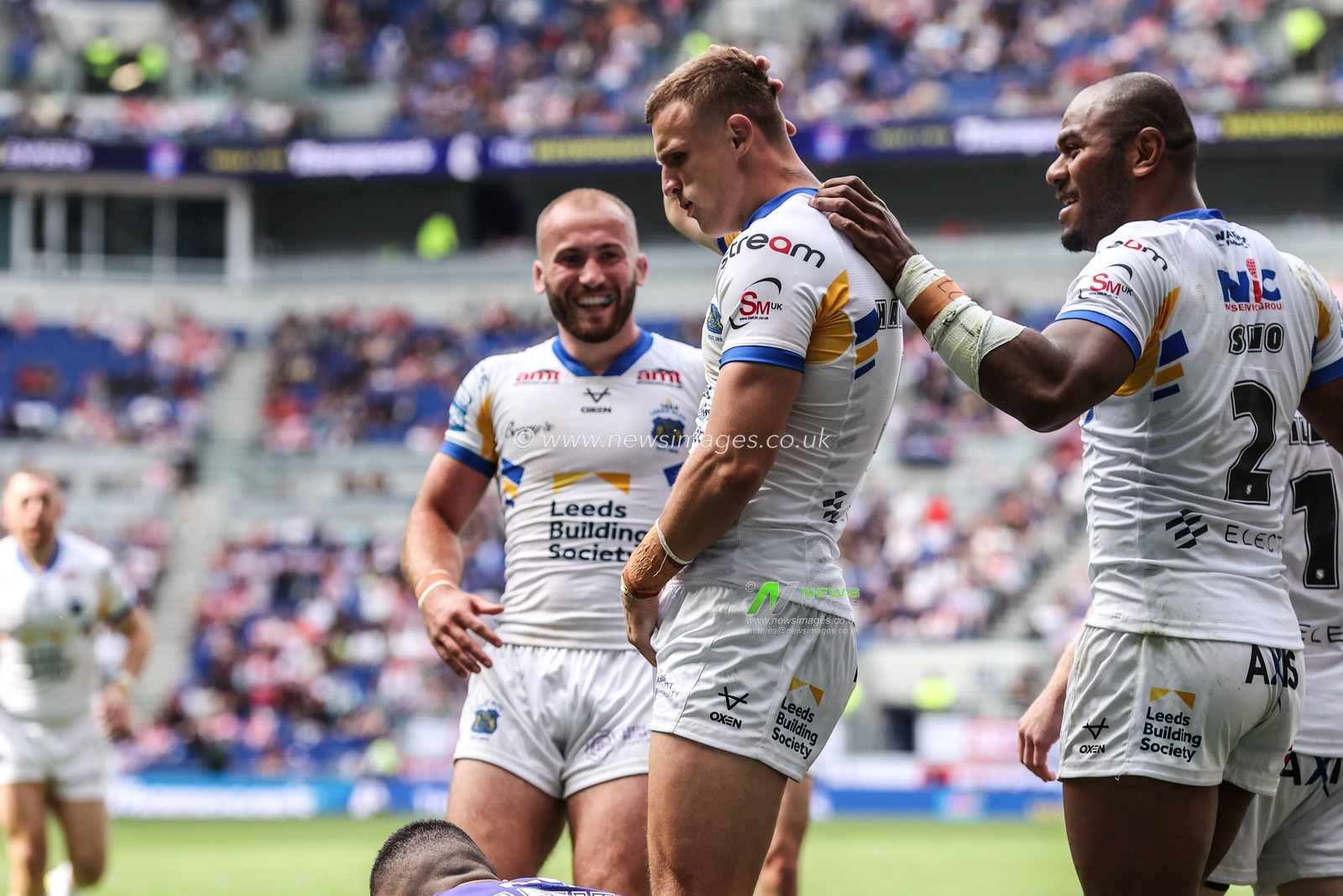 Ash Handley of Leeds Rhinos celebrates his try during the Betfred Super League Magic Weekend match Leeds Rhinos vs Bradford Bulls at Hill Dickinson Stadium, Liverpool, United Kingdom on 05 July 2026

(Photo by Alfie Cosgrove/News Images)