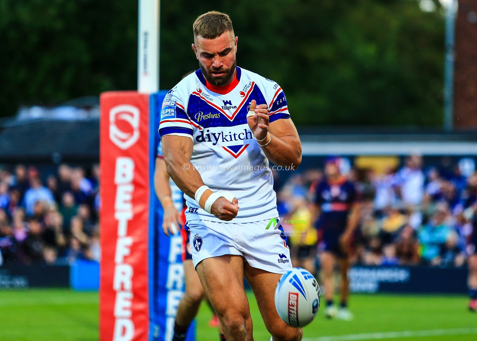 Mike McMeeken of Wakefield Trinity reacts after try is disallowed during the Betfred Super League round 21 match Wakefield Trinity vs St Helens at DIY Kitchens Stadium, Wakefield, United Kingdom, 8th August 2025

(Photo by Richard Bierton/News Images)