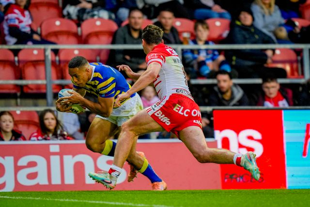 Albert Hopoate of Warrington Wolves goes over for a try during the Betfred Super League round 14 match St Helens vs Warrington Wolves at The BrewDog Stadium, St Helens, United Kingdom on 11 June 2026

(Photo by Maynard Manyowa/News Images)