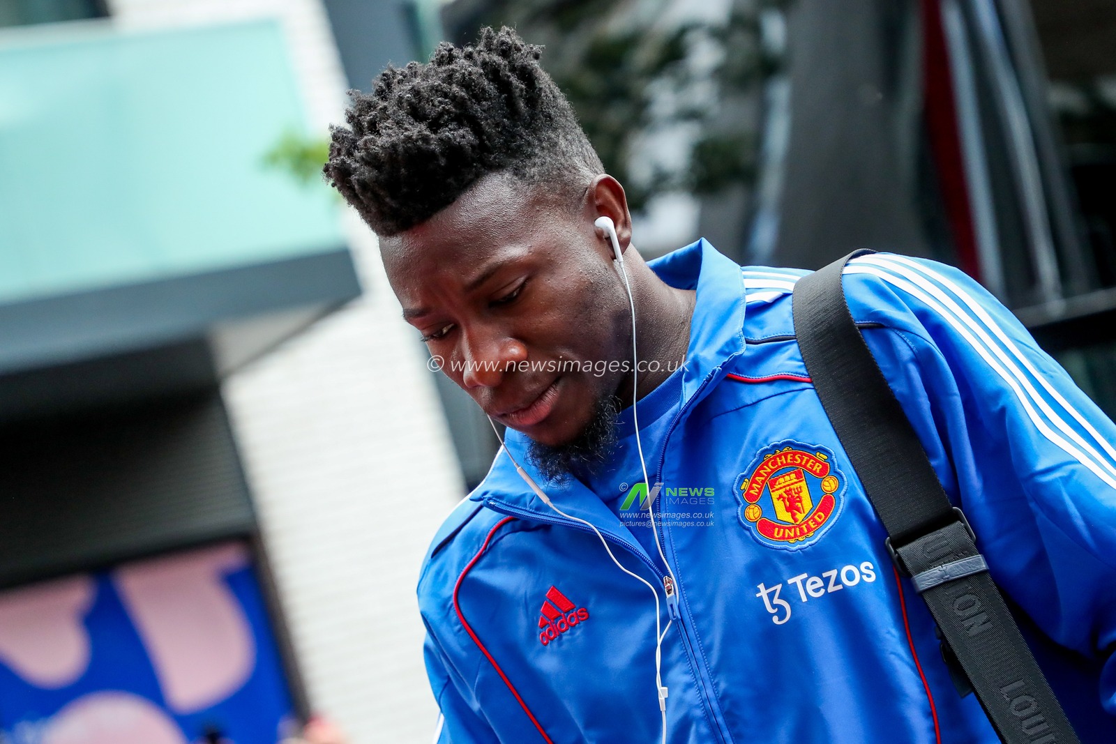 Andre Onana of Manchester United arrives at The Gtech Community Stadium prior to the Premier League match Brentford vs Manchester United at The Gtech Community Stadium, London, United Kingdom, 4th May 2025

(Photo by Izzy Poles/News Images)