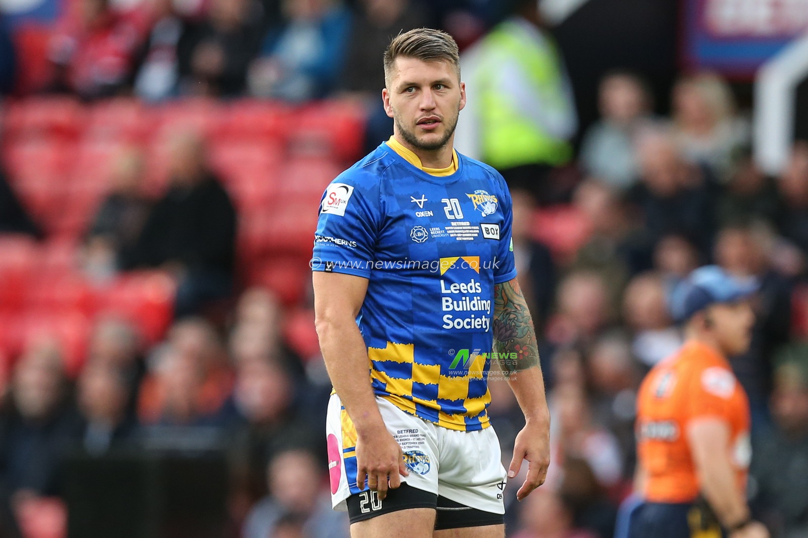 Tom Briscoe #20 of Leeds Rhinos during pre-game warm up before the 25th Betfred Super League Grand Final match St Helens vs Leeds Rhinos at Old Trafford, Manchester, United Kingdom, 24th September 2022

(Photo by David Greaves/News Images)