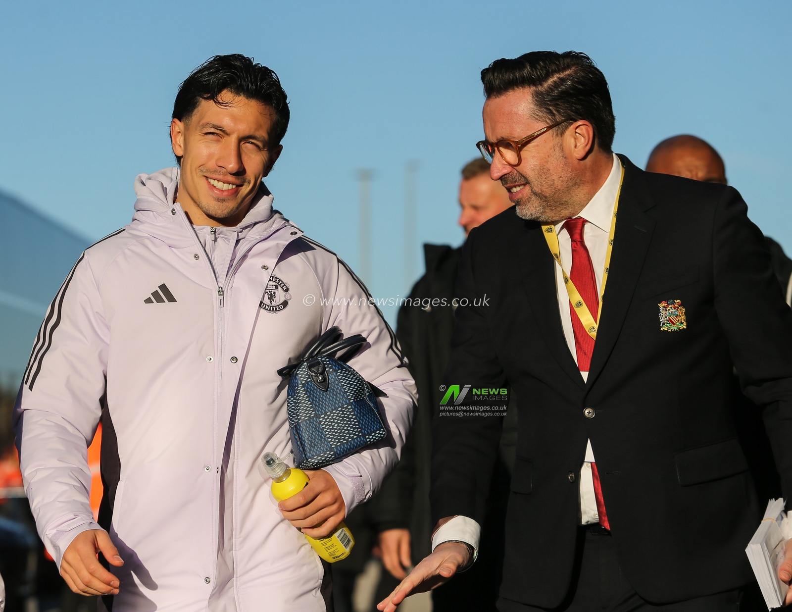 Lisandro Martinez of Manchester United arrives ahead of  the Premier League match Leeds United vs Manchester United at Elland Road, Leeds, United Kingdom, 4th January 2026

(Photo by Richard Bierton/News Images)

*** GER AUT SUI OUT ***