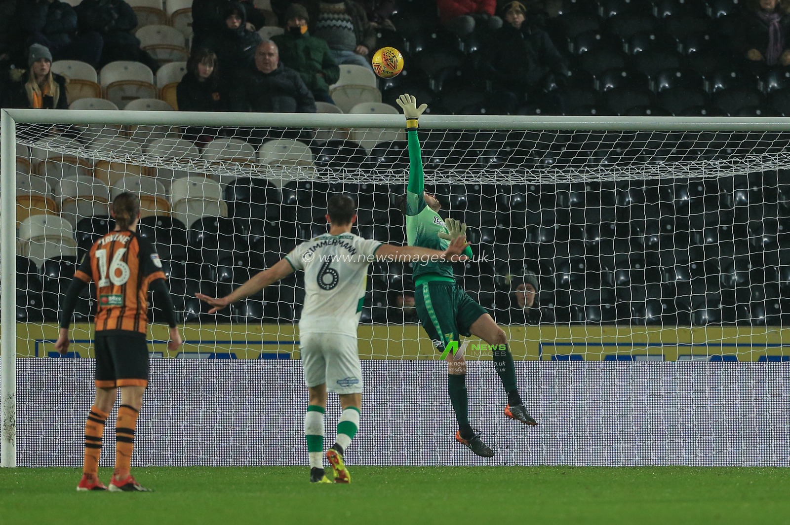 o27th November 2018, KCOM Stadium, Hull , England; Sky Bet Championship, Hull City v Norwich City ; Tim Krul (01) of Norwich City makes a fingertip save

Credit:   Mark Cosgrove/News Images

English Football League images are subject to DataCo Licence