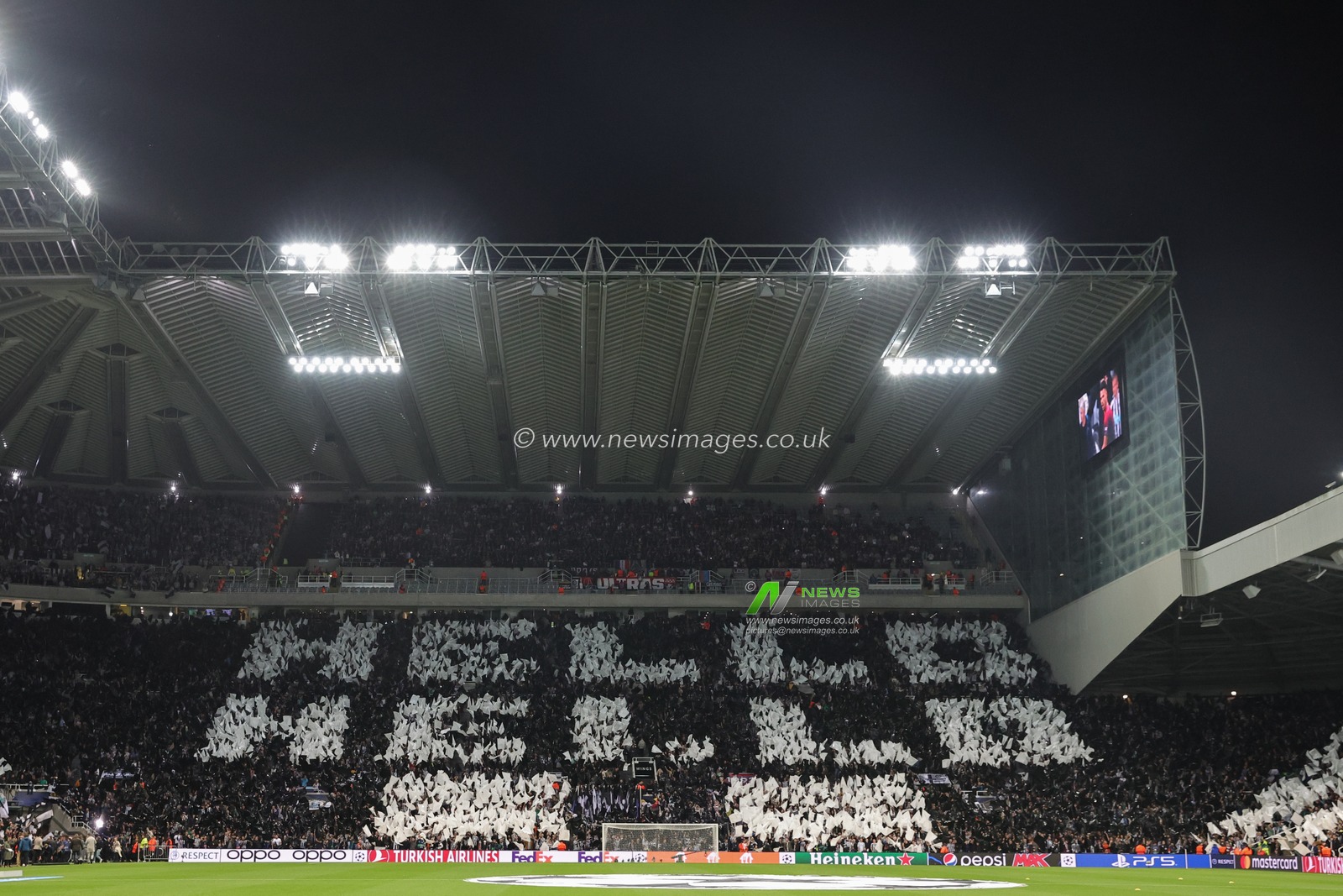 Newcastle United fans with a tifo display during the UEFA Champions League match Newcastle United vs Paris Saint-Germain at St. James's Park, Newcastle, United Kingdom, 4th October 2023

(Photo by Mark Cosgrove/News Images)