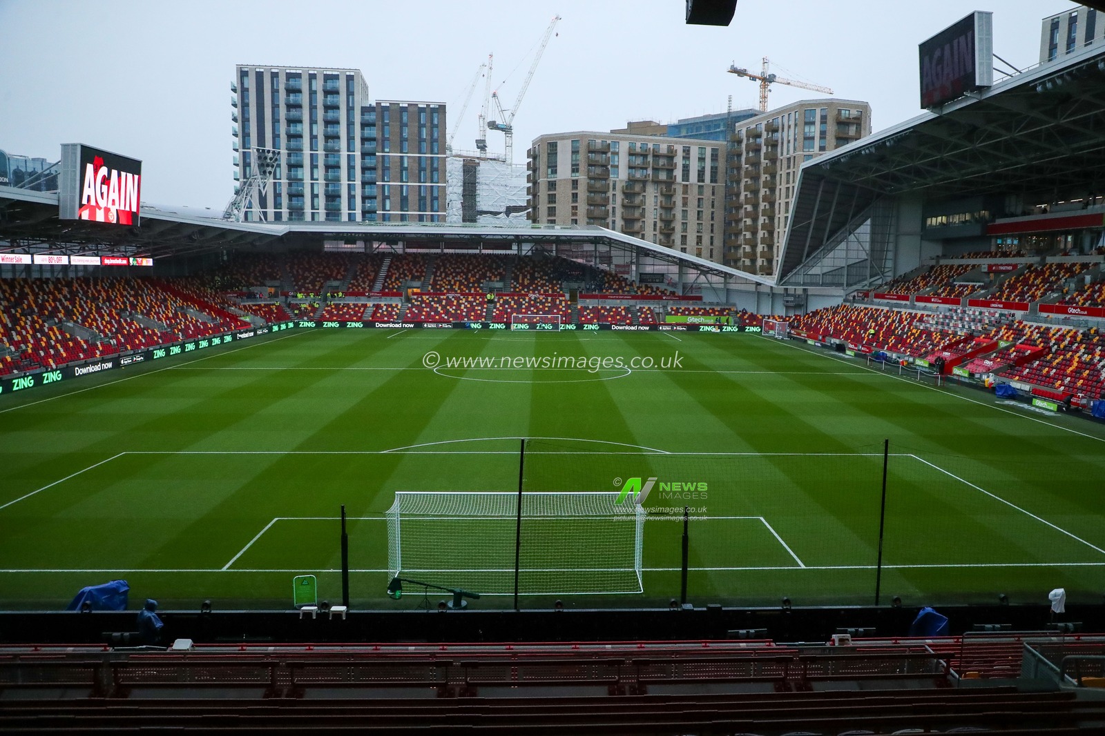A general view of The Gtech Community Stadium prior to the Premier League match Brentford vs Arsenal at The Gtech Community Stadium, London, United Kingdom, 1st January 2025

(Photo by Izzy Poles/News Images)
