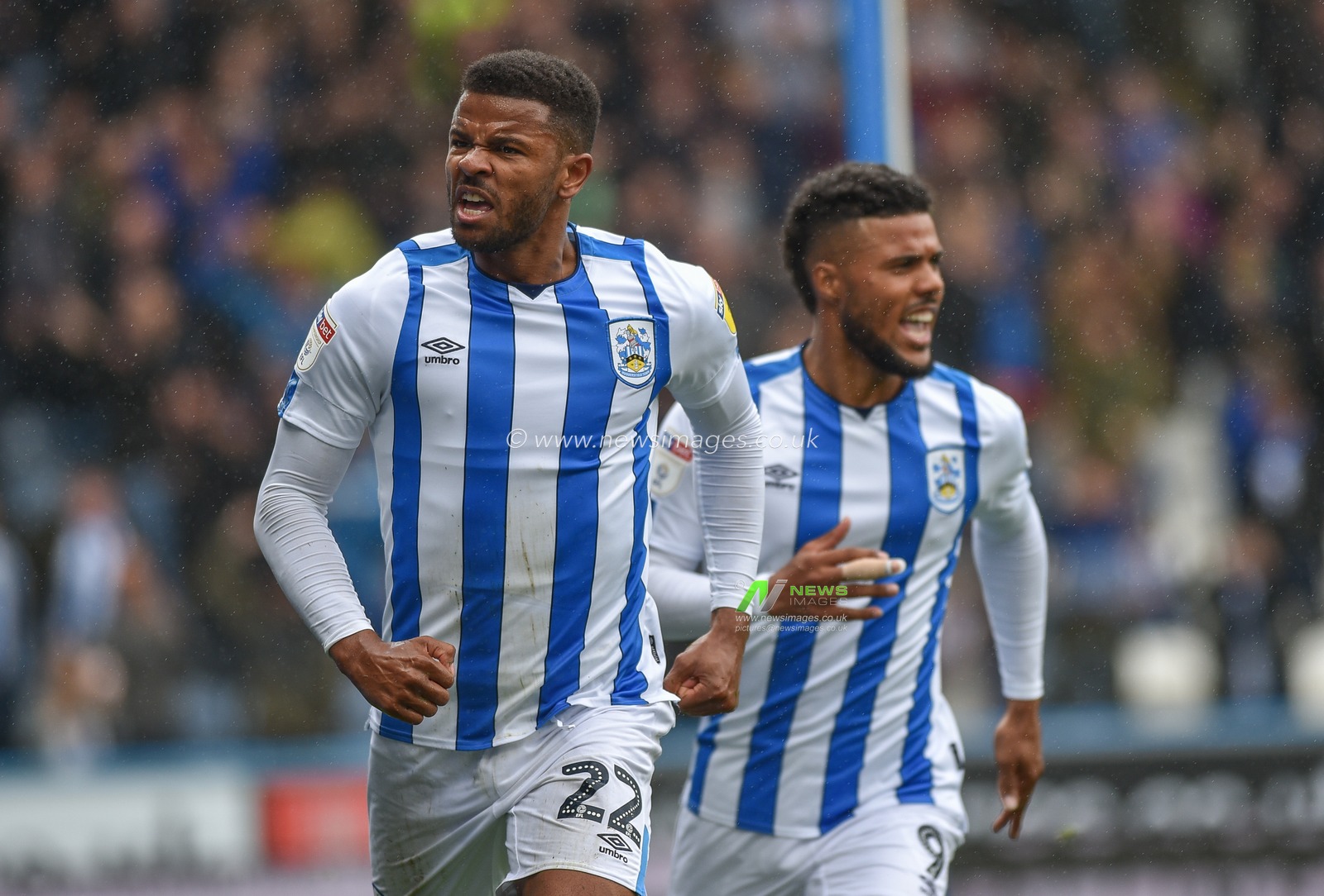 28th September 2019, John Smith's Stadium, Huddersfield, England; Sky Bet Championship, Huddersfield Town v Millwall :Fraizer Cambell (22) of Huddersfield Town scores his first goal for his hometown club to take a 1-0 lead

Credit: Dean Williams/News Images