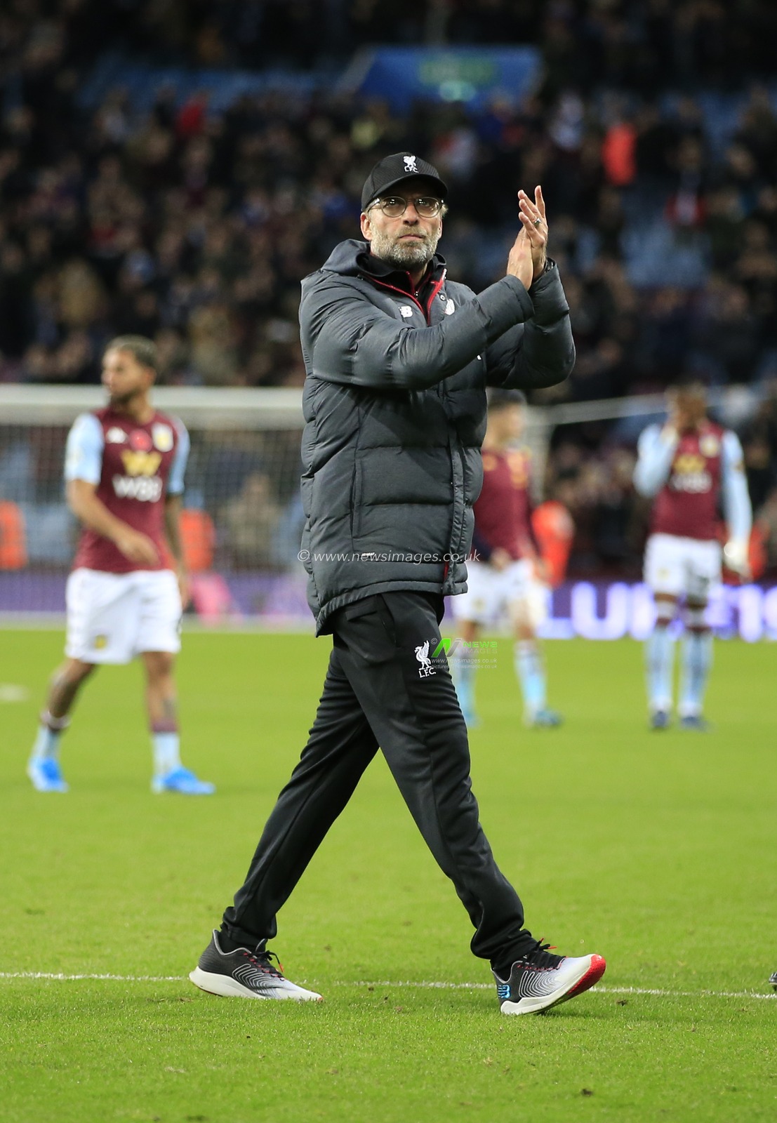 2nd November 2019, Villa Park, Birmingham, England; Premier League, Aston Villa v Liverpool : Liverpool manager Jurgen Klopp applauds the fans at the end of the game

Credit: Conor Molloy/News Images