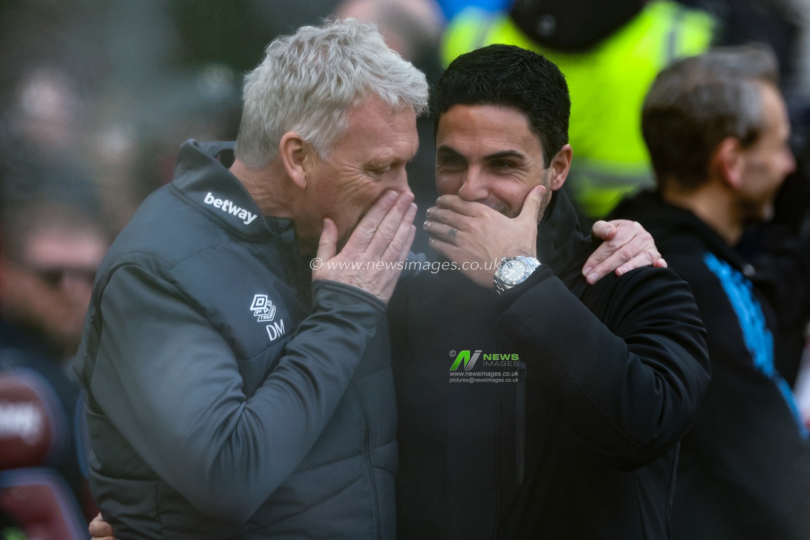 David Moyes manager of West Ham United embraces Mikel Arteta manager of Arsenal before the game during the Premier League match West Ham United vs Arsenal at London Stadium, London, United Kingdom, 11th February 2024

(Photo by Mark Cosgrove/News Images)