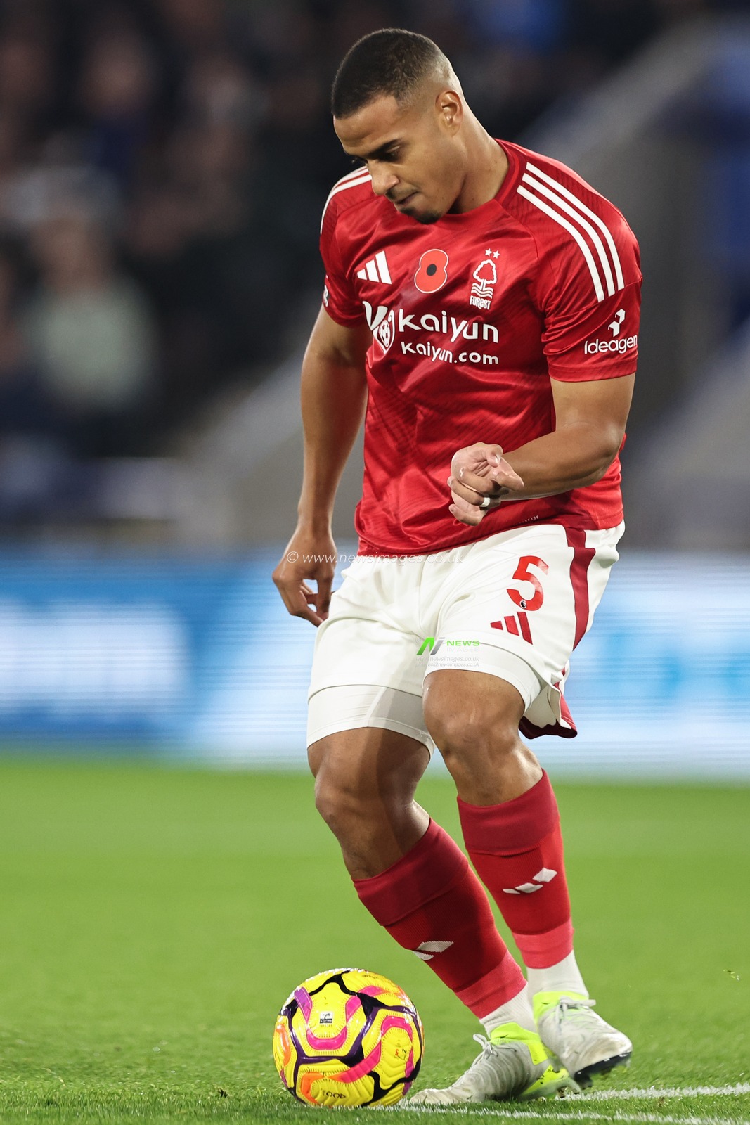 Murillo Santiago of Nottingham Forest during the Premier League match Leicester City vs Nottingham Forest at King Power Stadium, Leicester, United Kingdom, 25th October 2024

(Photo by Mark Cosgrove/News Images)