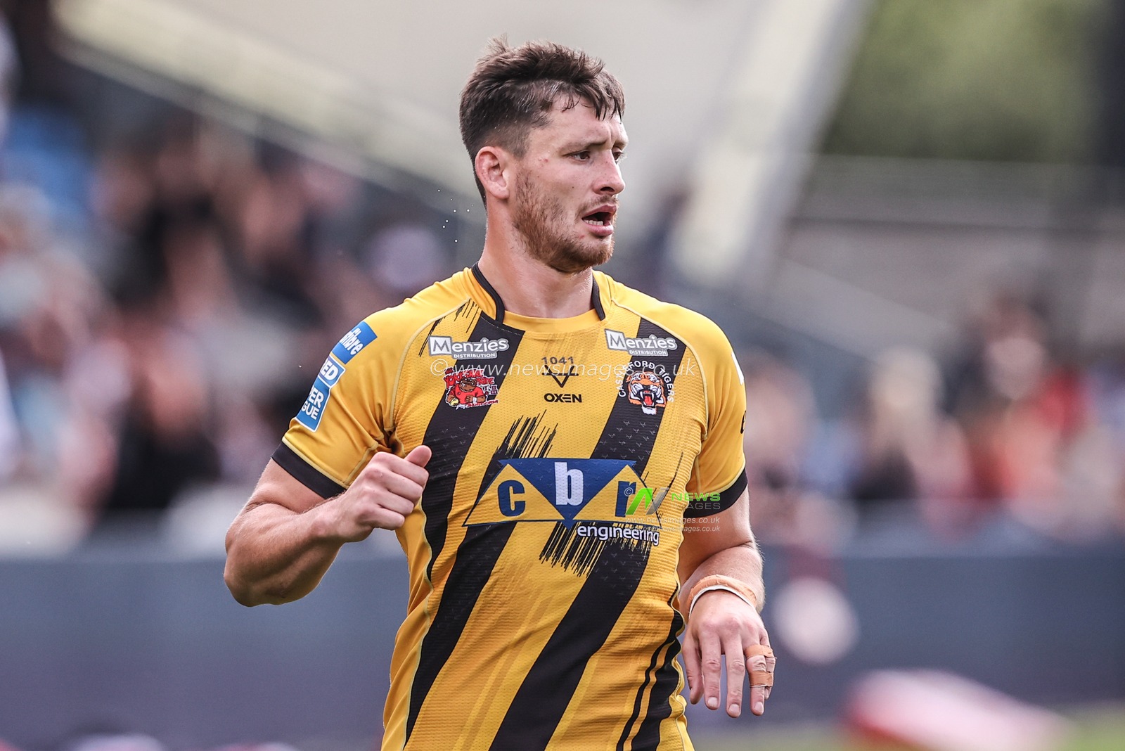 Sam Wood of Castleford Tigers during pre-game warm up during the Betfred Super League Round 18 match Salford Red Devils vs Castleford Tigers at Salford Community Stadium, Eccles, United Kingdom, 13th July 2025

(Photo by Alfie Cosgrove/News Images)