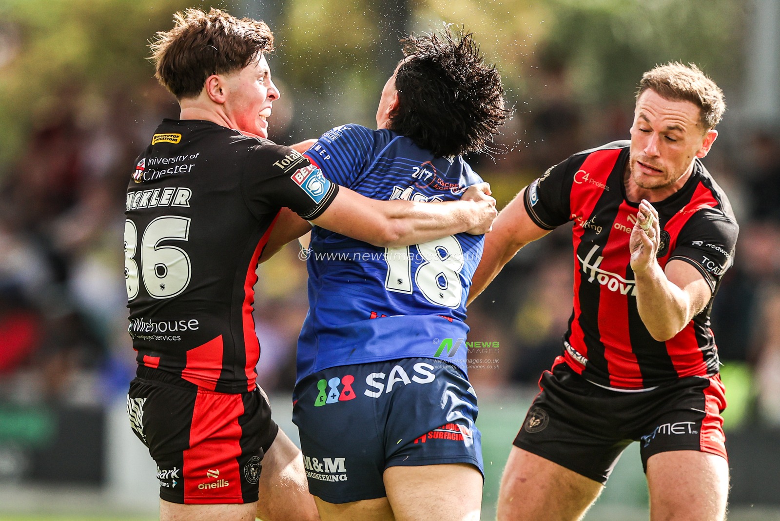 Isaiah Vagana of Wakefield Trinity is tackled by Charlie McKler of Warrington Wolves during the Betfred Super League round 26 match Wakefield Trinity vs Warrington Wolves at DIY Kitchens Stadium, Wakefield, United Kingdom on 05 September 2026

(Photo by Alfie Cosgrove/News Images)
