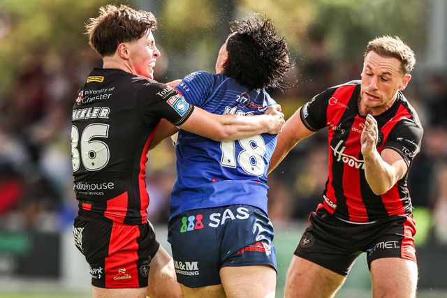 Isaiah Vagana of Wakefield Trinity is tackled by Charlie McKler of Warrington Wolves during the Betfred Super League round 26 match Wakefield Trinity vs Warrington Wolves at DIY Kitchens Stadium, Wakefield, United Kingdom on 05 September 2026

(Photo by Alfie Cosgrove/News Images)