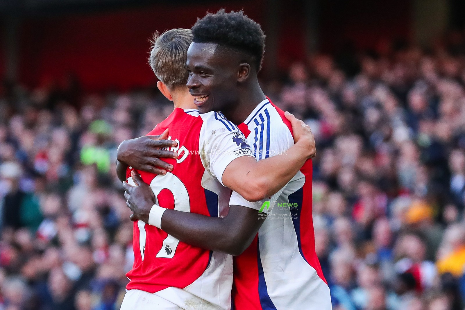 Bukayo Saka of Arsenal celebrates his goal with teammates to make 3-1 during the Premier League match Arsenal vs Southampton at Emirates Stadium, London, United Kingdom, 5th October 2024

(Photo by Izzy Poles/News Images)