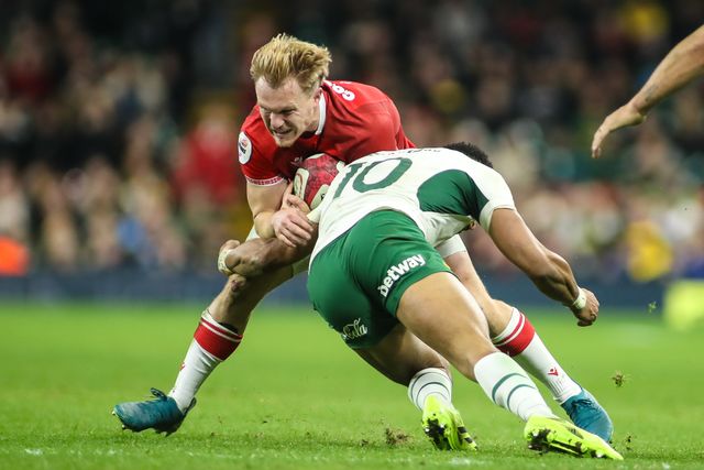 Blair Murray of Wales is tackled by Sacha Feinberg-Mngomezulu of South Africa during the Quilter Nations Series 2025 match Wales vs South Africa at Principality Stadium, Cardiff, United Kingdom, 29th November 2025

(Photo by Andrew Lewis/News Images)

*** GER AUT SUI OUT ***