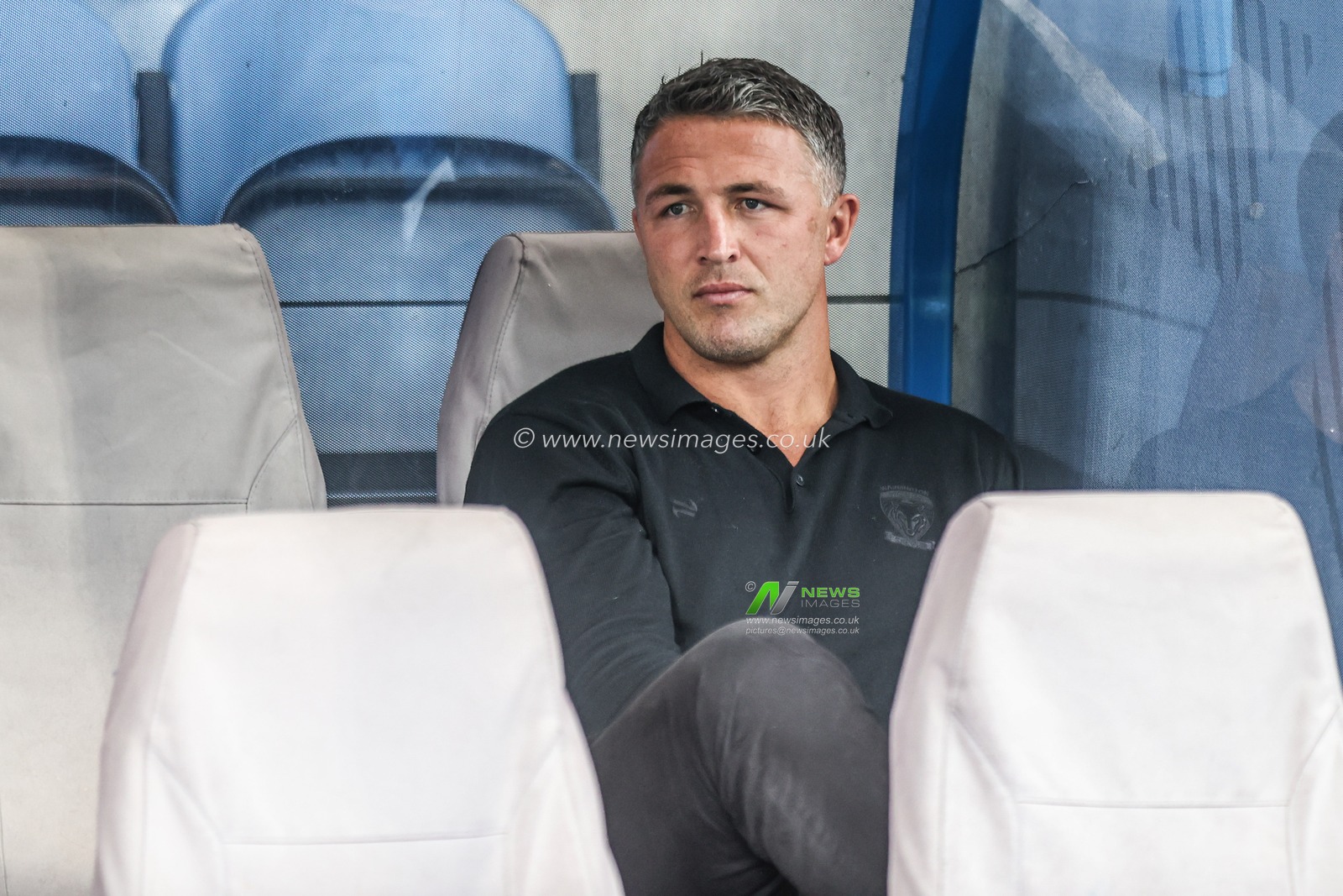Sam Burgess Head Coach of Warrington Wolves looks on as the teams begin to warm up during the Betfred Super League Round 23 match Huddersfield Giants vs Warrington Wolves at Accu Stadium, Huddersfield, United Kingdom, 24th August 2025

(Photo by Alfie Cosgrove/News Images)