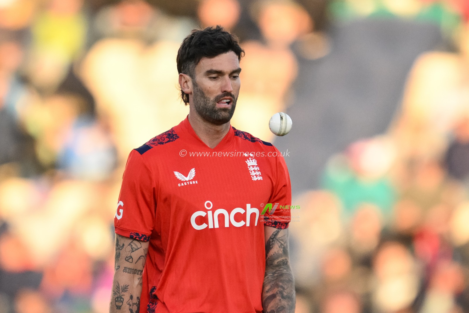Reece Topley of England prepares to bowl during the First Vitality IT20 Series match England vs Australia at The Utilita Bowl, Southampton, United Kingdom, 11th September 2024

(Photo by Craig Thomas/News Images)