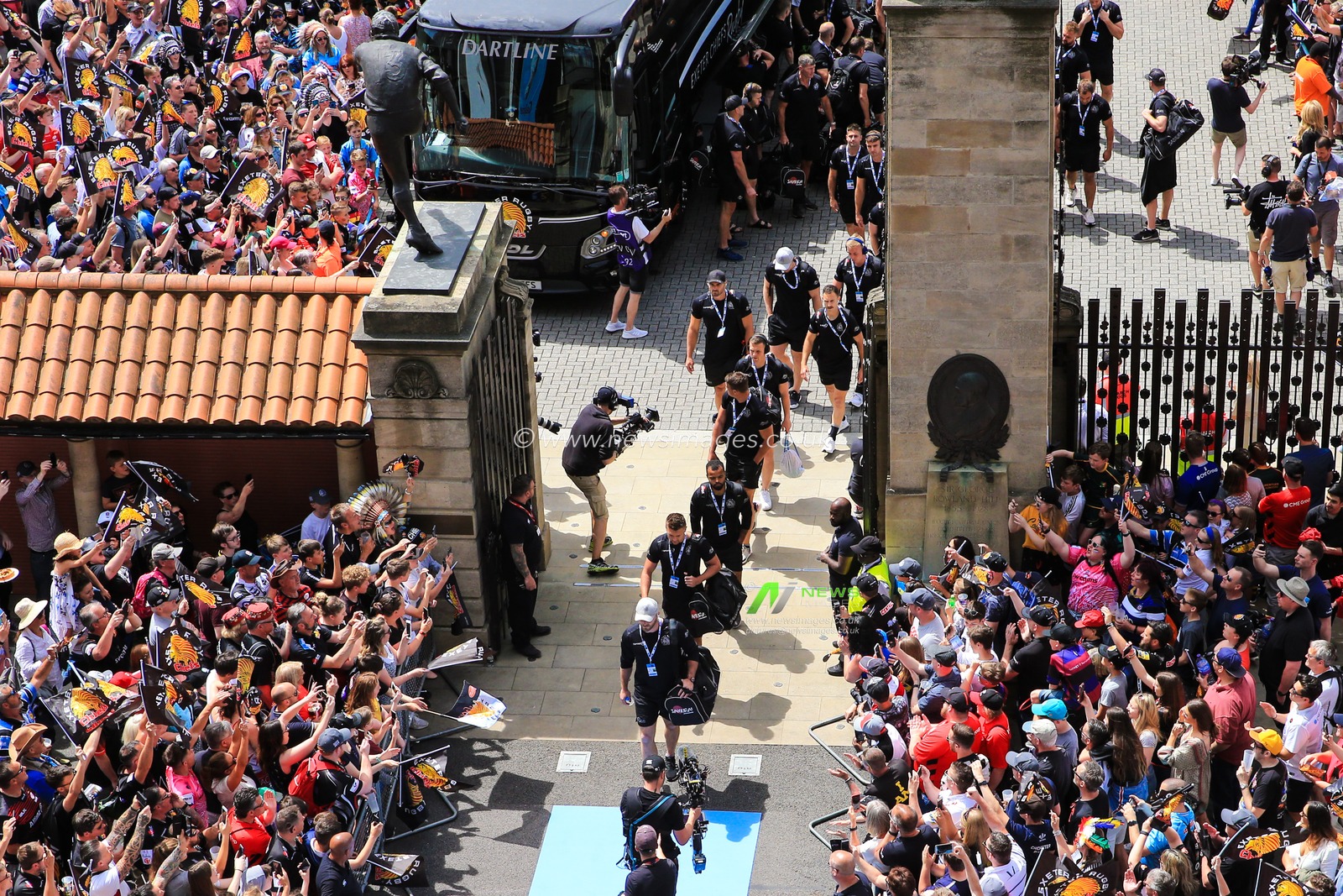 1st June 2019 , Twickenham, Twickenham Stadium, England ; Gallagher English Premiership Play-Off Final 2019, Exeter Chiefs vs Saracens ; Exeter Chiefs' arrive at Twickenham ahead of the final

Credit: Georgie Kerr/News Images